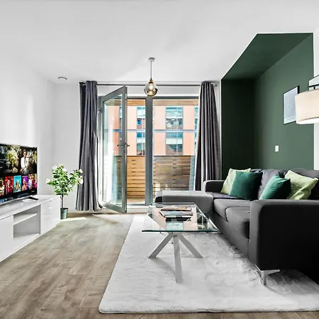 Stylish - Centre - Balcony - Fast Wifi - Netflix - Rated - 83s
